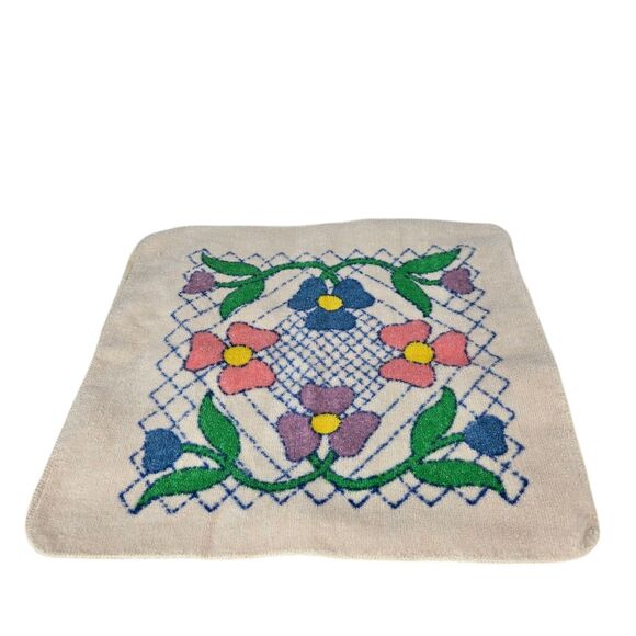 Lot 2 Vtg JP Stevens Utica Fine Arts Washcloth Flower Trellis Beige Multicolor - Picture 6 of 9